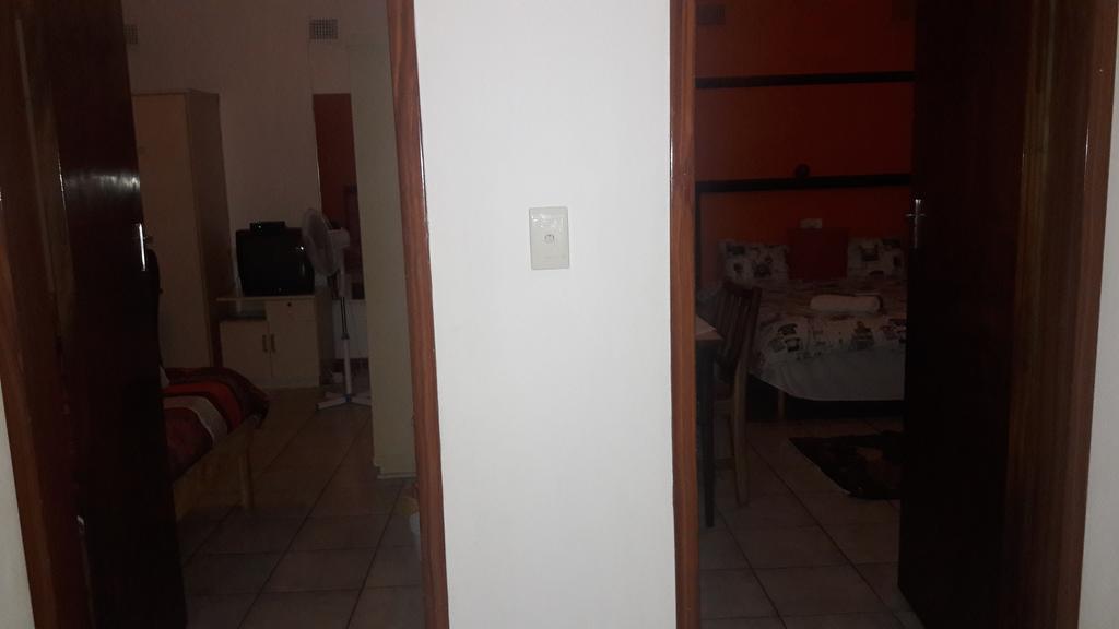 Guesthouse Villa Nina Окаханджа Екстериор снимка