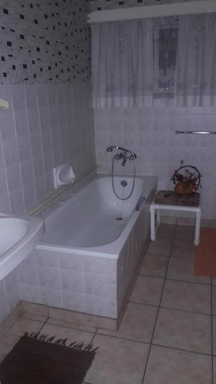 Guesthouse Villa Nina Окаханджа Екстериор снимка