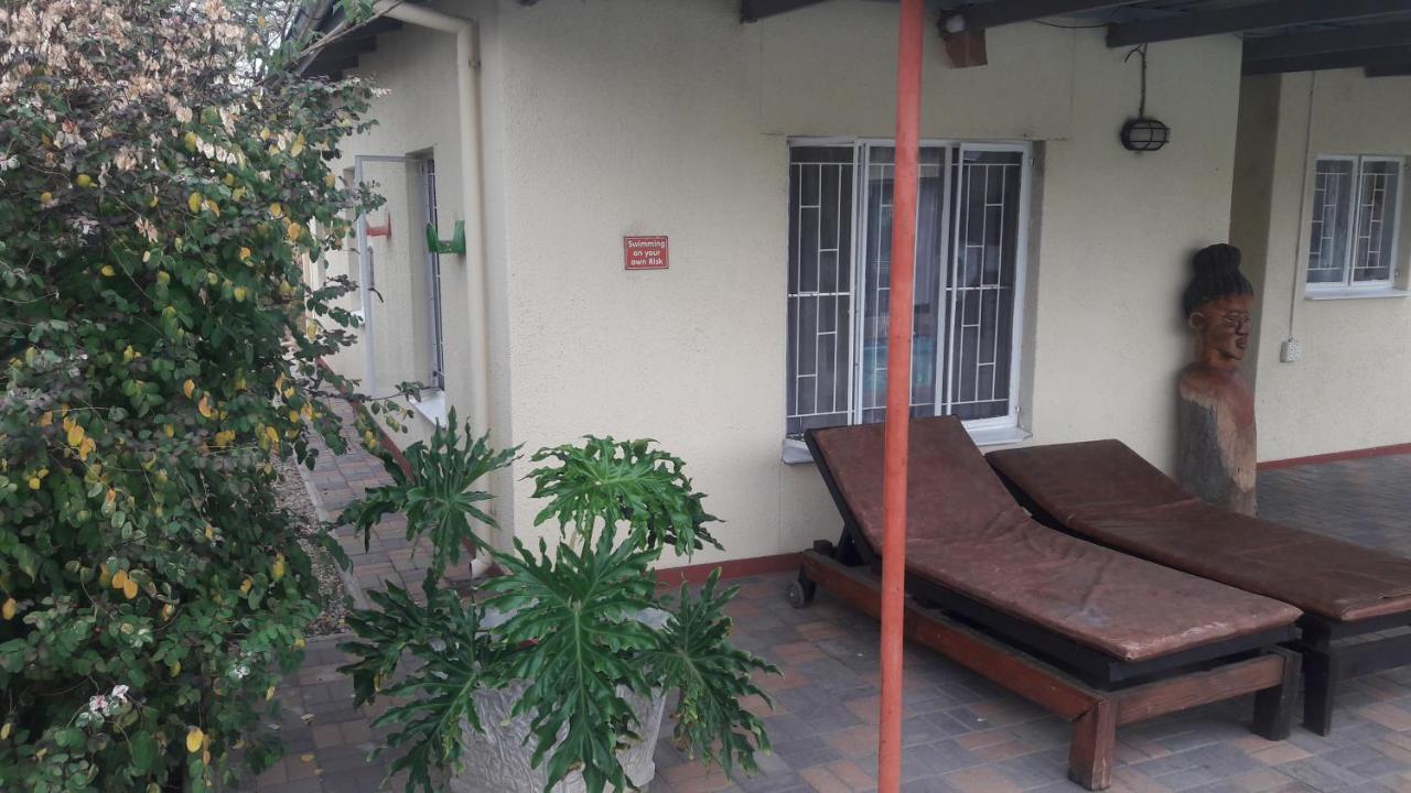 Guesthouse Villa Nina Окаханджа Екстериор снимка